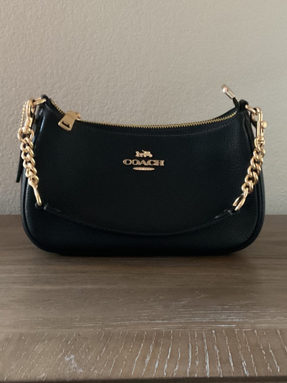 Teri Shoulder Bag -  Pebbled Leather/Gold/Black